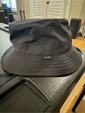 Tilley Men's Black Bucket Hat - Classic Sun Protection